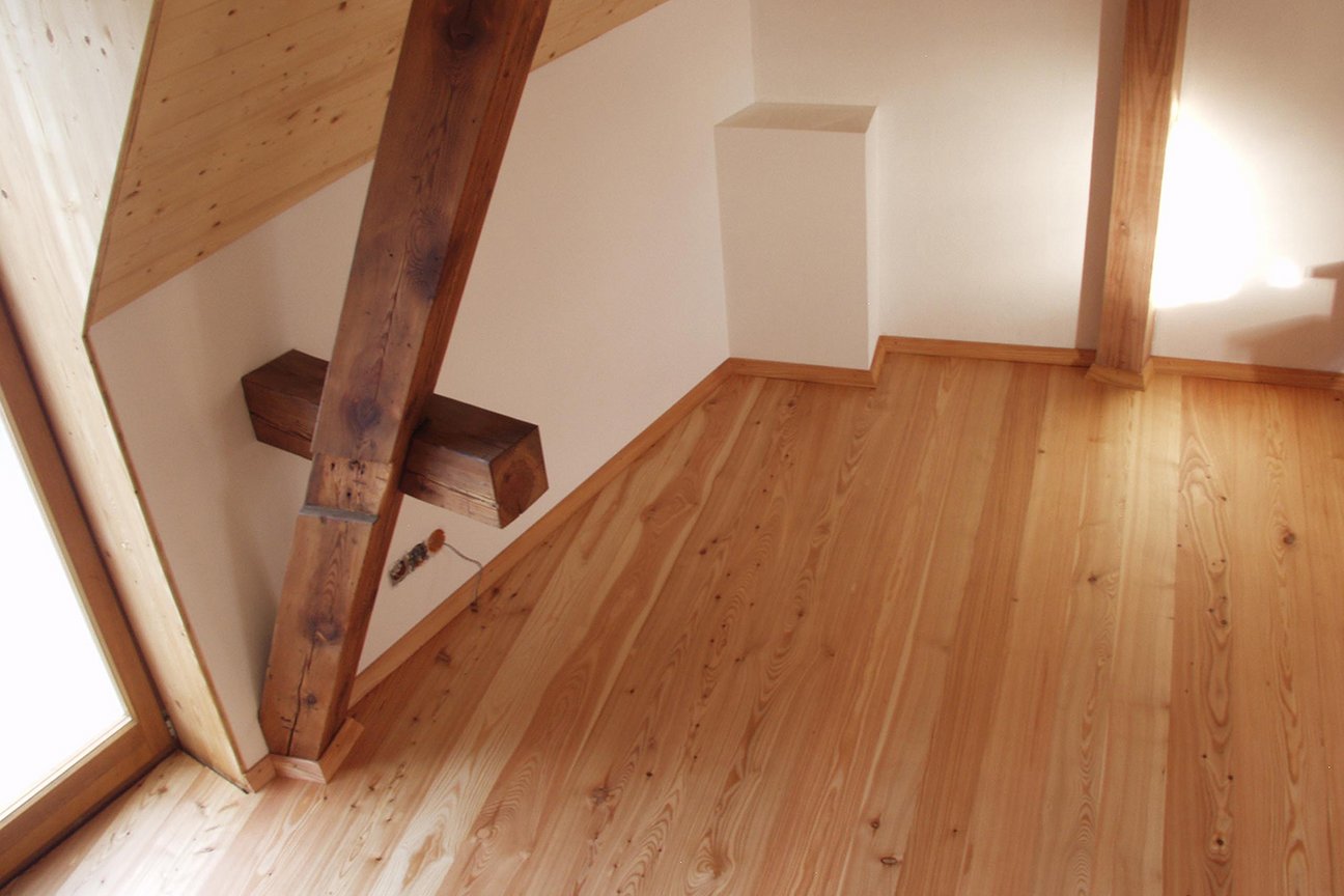 Denkmalschutz - Dachgiebel Sanierung bei historischem Altbau.