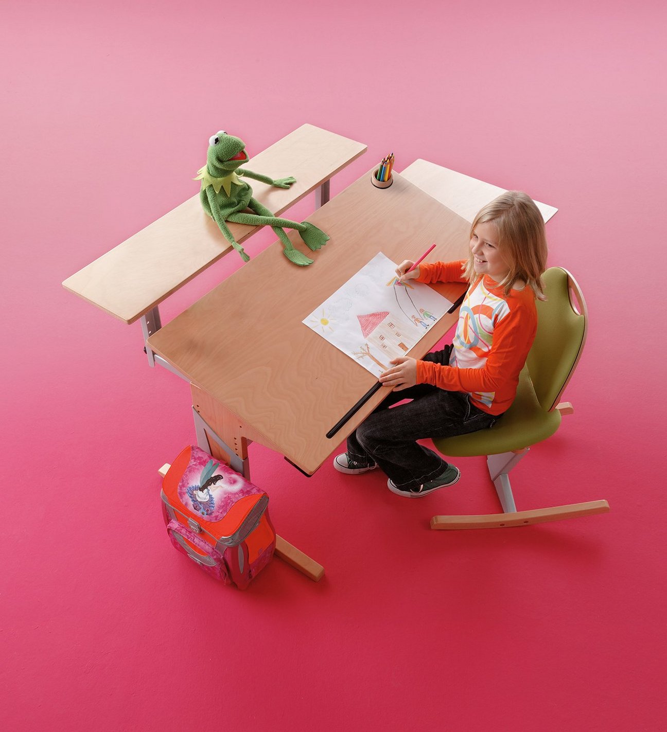 Moizi 7 mit Schreibtisch Moizi 7 mit Schreibtisch