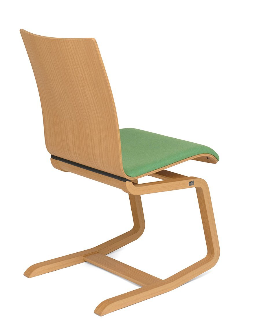 Moizi 23 Freischwinger mit Holzgestell Moizi 23 Freischwinger mit Holzgestell